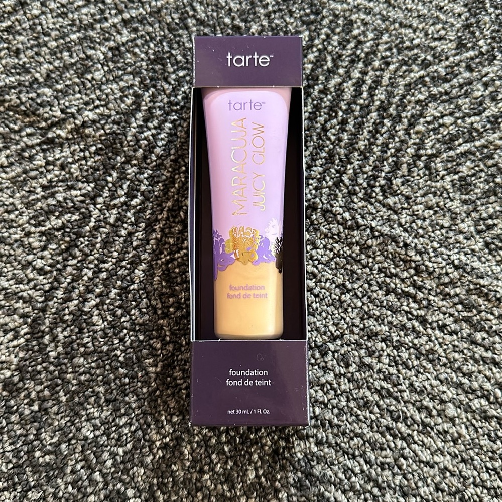 Tarte Maracuja Juicy Glow Foundation 24N Light Neutral